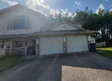 MOVE IN NOW, 3 BEDS/2 BATHS HOUSE WITH GARAGE IN COLLEGE HEIGHTS