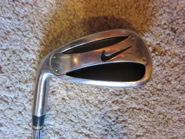 LEFTIE NIKE SLINGSHOT #5-9,pw STIFF STEEL IRONS