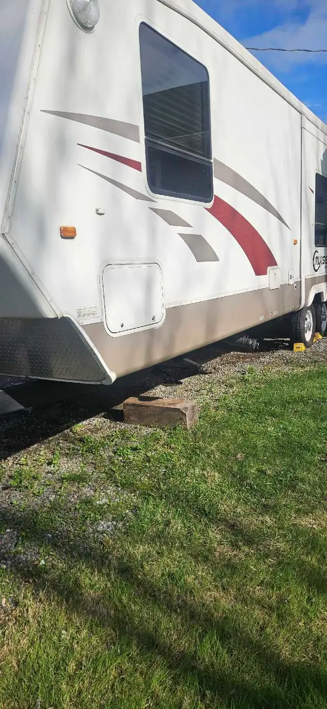 30 foot Cruiser Crossroads RV - Photo 4