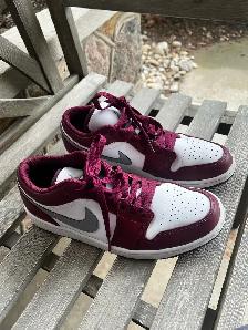 Jordan 1 Low "Cherrywood Red" Size 9
