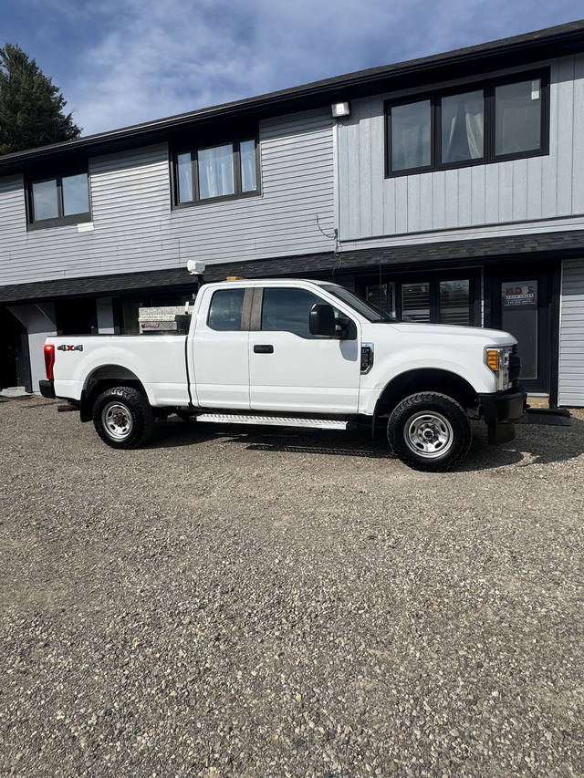 2017 Ford Super Duty F-250 SRW EXTENED CAB — CERTIFIED — 4x4 HEA - Photo 2