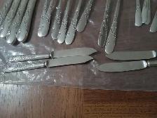 CUTLERY- VINTAGE-  ONEIDA COMMUNITY-TUDOR PLATE - Photo 4
