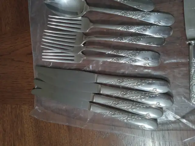 CUTLERY- VINTAGE-  ONEIDA COMMUNITY-TUDOR PLATE - Photo 7