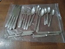 CUTLERY- VINTAGE-  ONEIDA COMMUNITY-TUDOR PLATE - Photo 10