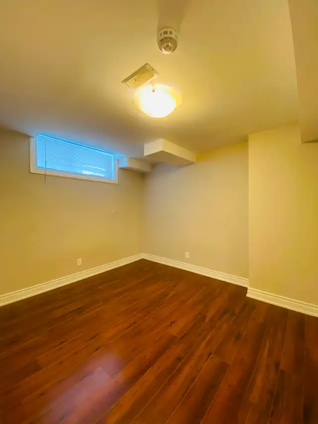 1 Bedroom Basement Apartment for Rent – East Gwillimbury (Sharon - Photo 3