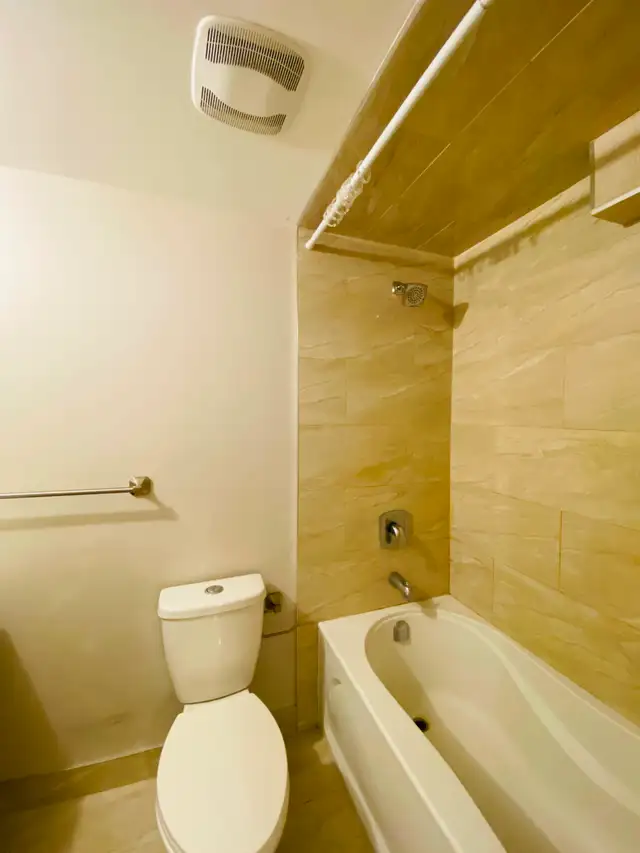 1 Bedroom Basement Apartment for Rent – East Gwillimbury (Sharon - Photo 19