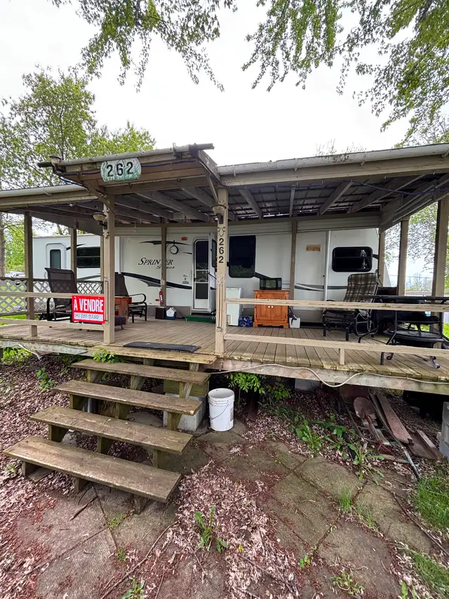 Roulotte Saint Anicet à vendre! - Photo 10