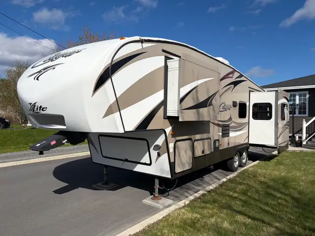 2015 Cougar Fifth Wheel
