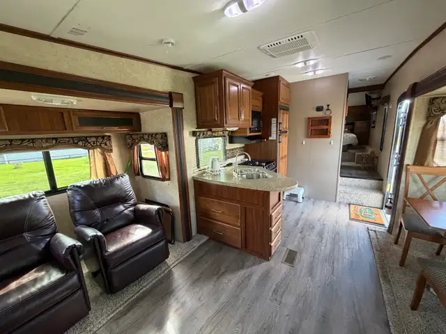 2015 Cougar Fifth Wheel - Photo 6