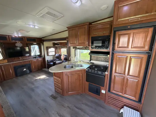 2015 Cougar Fifth Wheel - Photo 8
