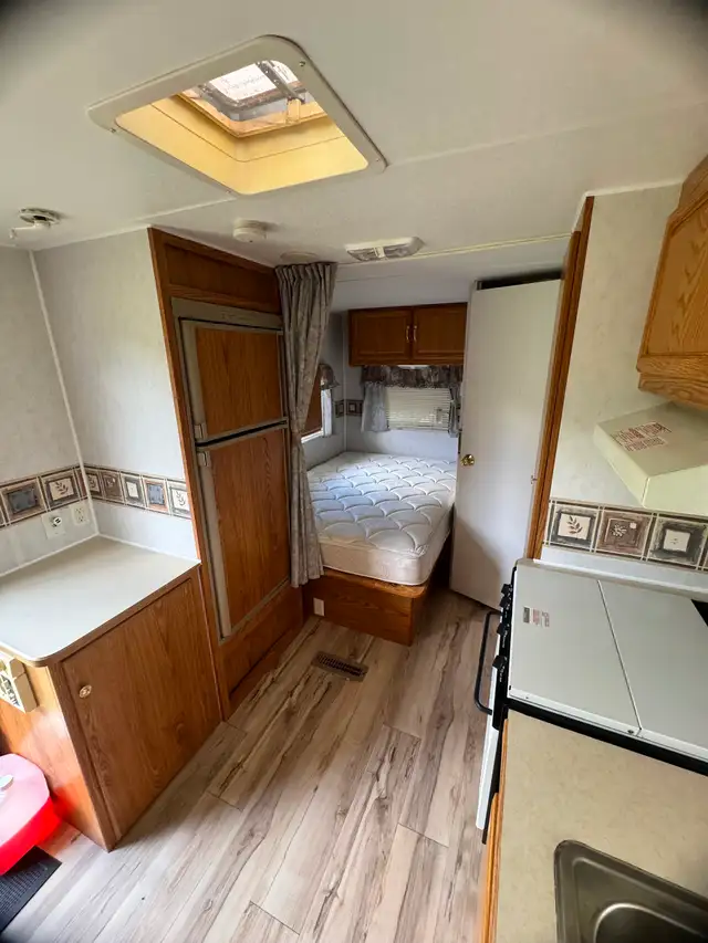 2002 mallard 20N travel trailer - Photo 5