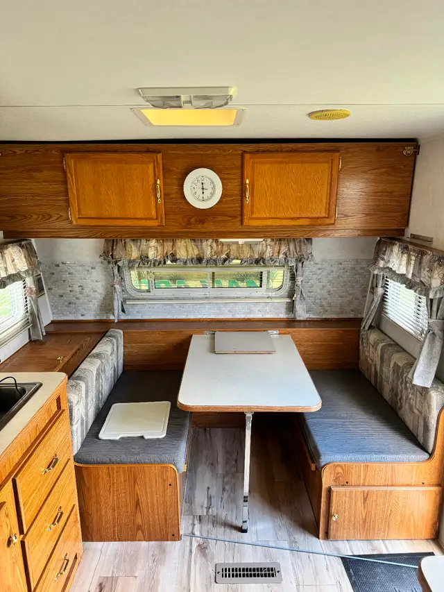 2002 mallard 20N travel trailer - Photo 6