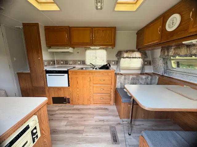2002 mallard 20N travel trailer - Photo 7