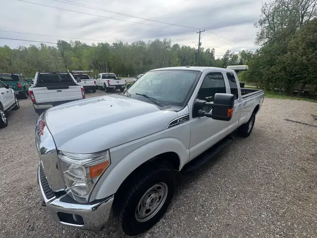 2014 Ford Super Duty F-250 SRW EXTENDED CAB — 8 FT BOX — CERTIFI - Photo 5