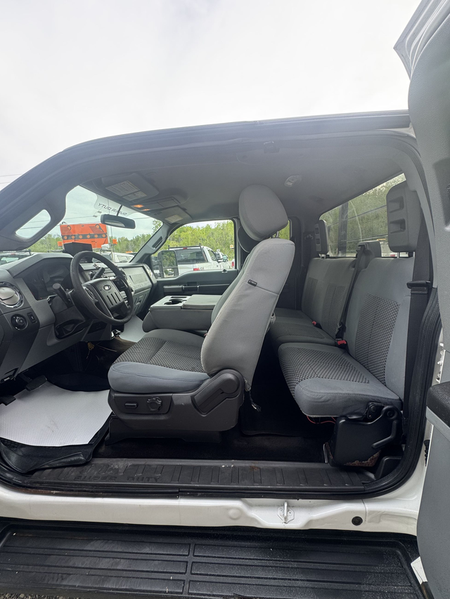 2014 Ford Super Duty F-250 SRW EXTENDED CAB — 8 FT BOX — CERTIFI - Photo 6