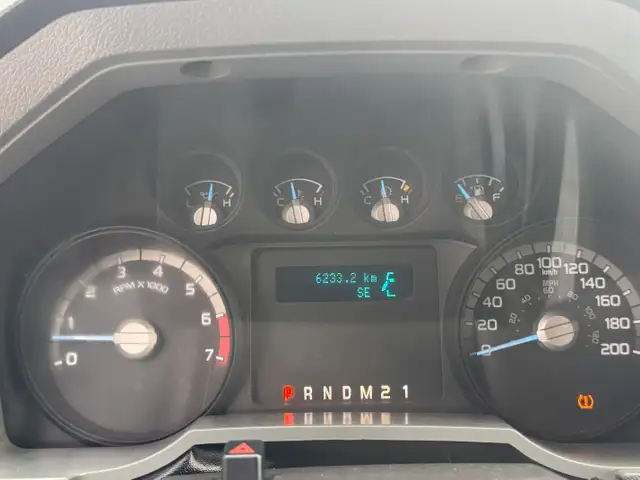 2014 Ford Super Duty F-250 SRW EXTENDED CAB — 8 FT BOX — CERTIFI - Photo 11