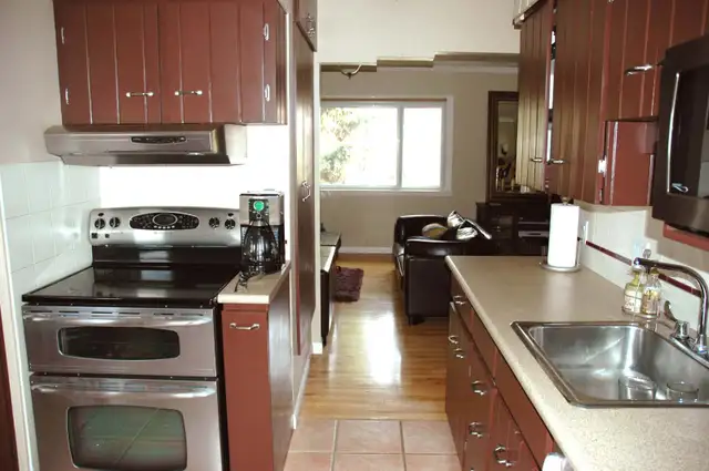 5 Bedroom House for Rent close to Down Town, C-Train LRT, SAIT - Photo 7