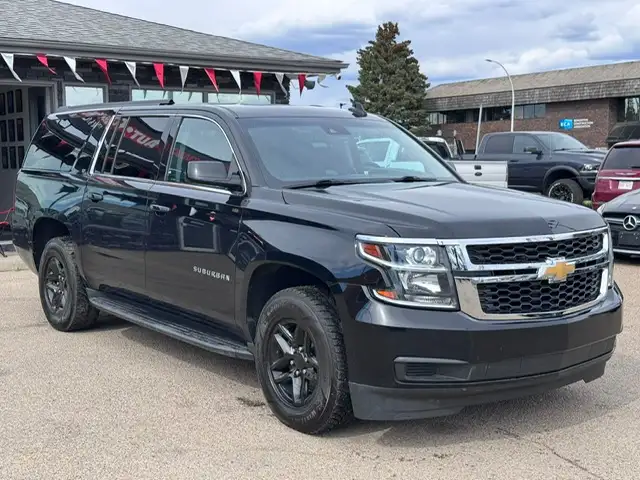 2018 CHEVROLET SUBURBAN LT – 5.3L V8 – 4X4 – 8 PASSENGER - Photo 4