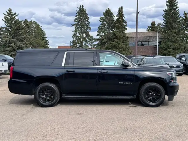 2018 CHEVROLET SUBURBAN LT – 5.3L V8 – 4X4 – 8 PASSENGER - Photo 5