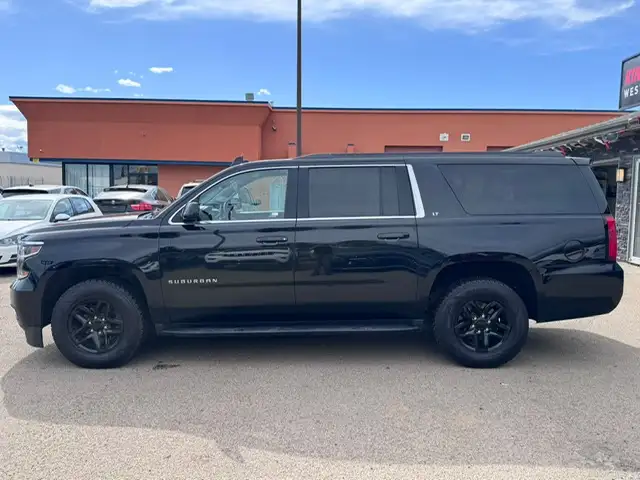 2018 CHEVROLET SUBURBAN LT – 5.3L V8 – 4X4 – 8 PASSENGER - Photo 9