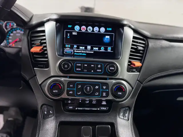 2018 CHEVROLET SUBURBAN LT – 5.3L V8 – 4X4 – 8 PASSENGER - Photo 12