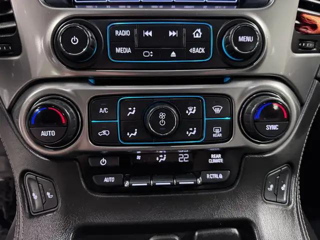 2018 CHEVROLET SUBURBAN LT – 5.3L V8 – 4X4 – 8 PASSENGER - Photo 16