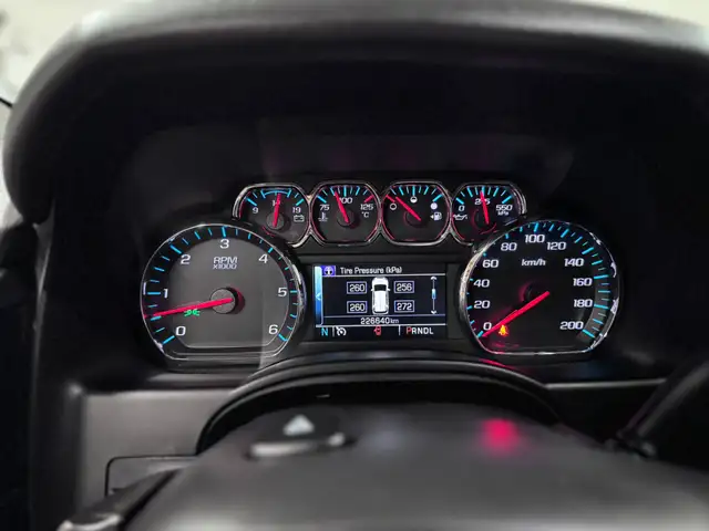 2018 CHEVROLET SUBURBAN LT – 5.3L V8 – 4X4 – 8 PASSENGER - Photo 23