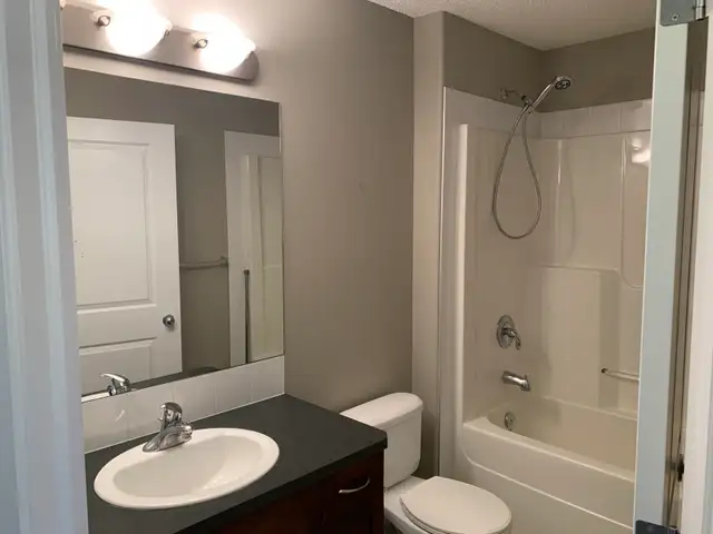 House for rent - Photo 6