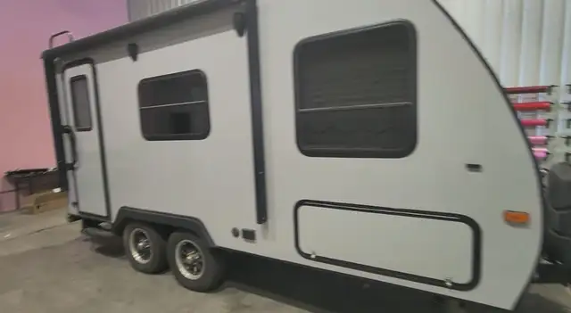 2017 Winnebago Micro Minnie 1706FBExcellent condition