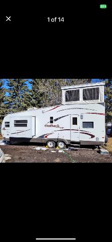 2009 Keystone Outback Lift RV - 27’