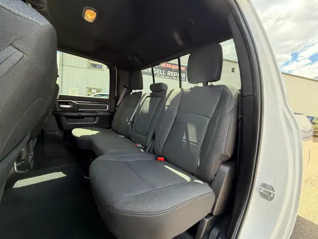 2019 Ram 3500 BIG HORN CREWCAB 4X4 - Photo 18