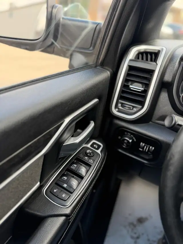 2019 Ram 3500 BIG HORN CREWCAB 4X4 - Photo 20