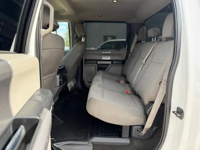 2018 Ford Super Duty F-350 DUALLY CREWCAB 4X4 - Photo 12