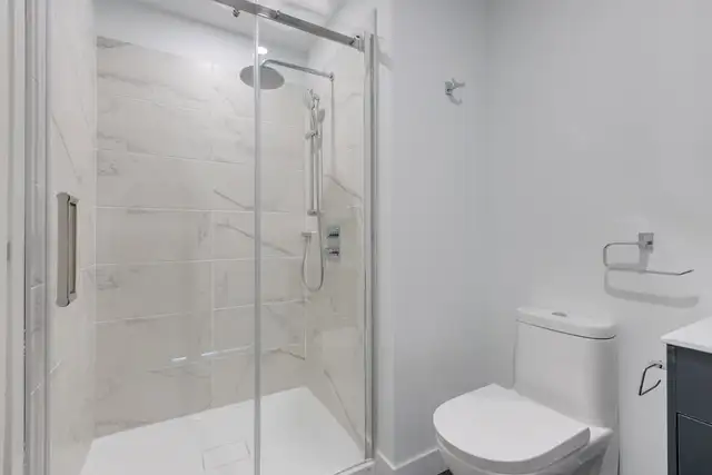 2 Bedrooms & 1Bathroom Available in Downtown Montreal - Photo 6