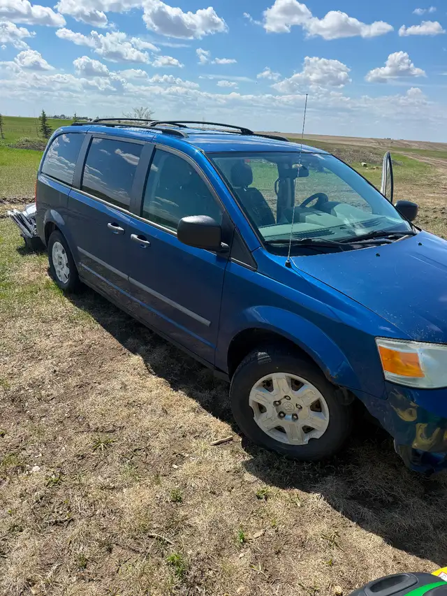 2010 Grand Caravan - Photo 3