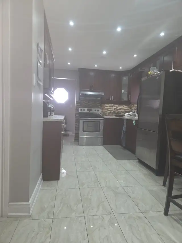 4 Bedrooms House Available for Rent - Photo 3