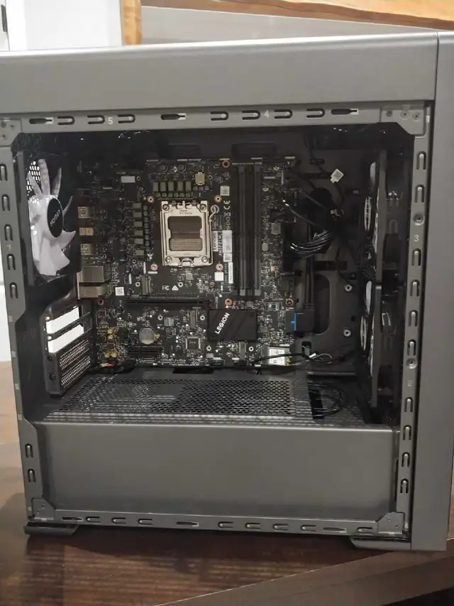 Lenovo legion gaming pc with motherboard,case and power supply. - Photo 3