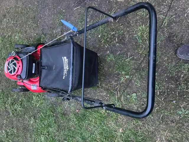 Tondeuse 6,75hp avec sortie latérale et sac ramasse herbe -220$ - Photo 4