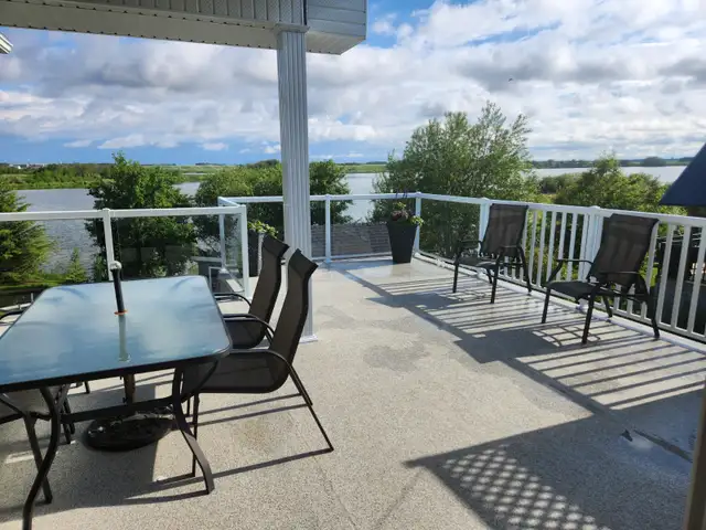 Lakefront House for Sale by Owner - Photo 4