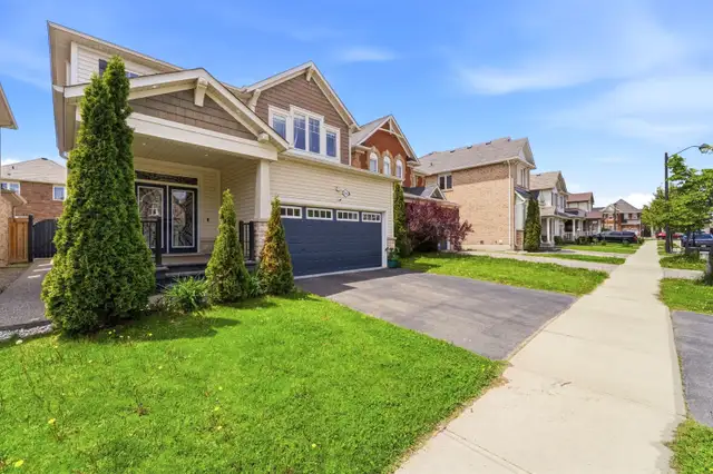 4 1 detached house in Milton. Tons of Upgrades - Photo 3