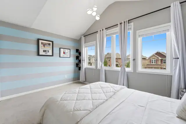 4 1 detached house in Milton. Tons of Upgrades - Photo 7
