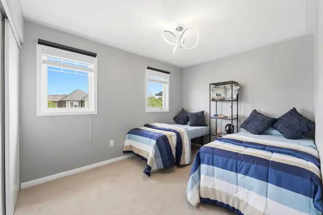 4 1 detached house in Milton. Tons of Upgrades - Photo 8