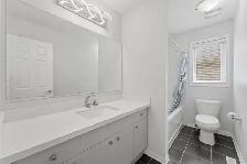 4 1 detached house in Milton. Tons of Upgrades - Photo 23