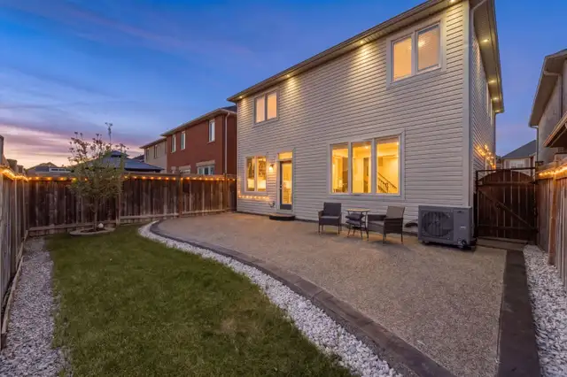 4 1 detached house in Milton. Tons of Upgrades - Photo 29