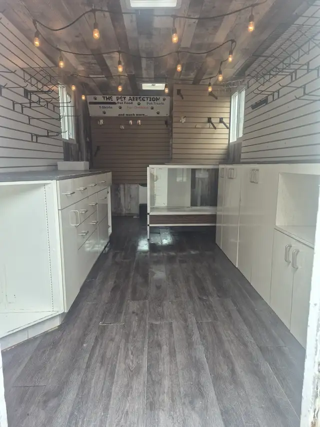 Mobile Vendor Store - Photo 8