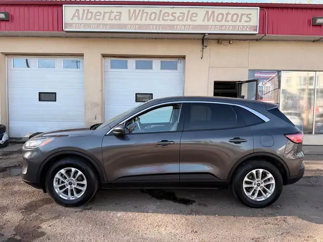 2020 Ford Escape SE AWD WE FINANCE ALL CREDIT APPLY NOW!