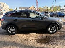 2020 Ford Escape SE AWD WE FINANCE ALL CREDIT APPLY NOW! - Photo 2