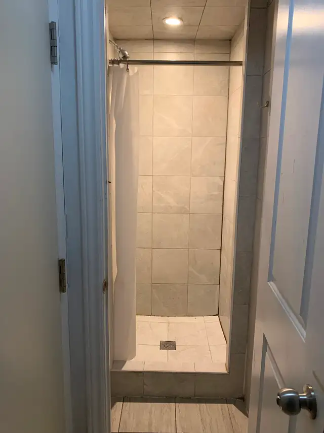 room for rent（steele, yonge very convenient location) - Photo 3