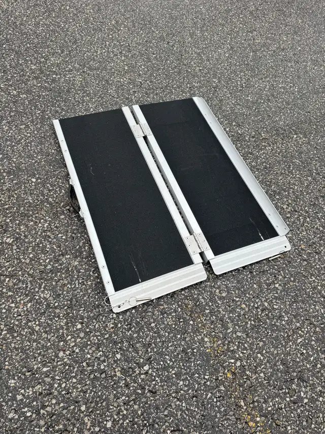 WHEELCHAIR RAMP