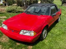 1993 Ford Mustang - Photo 2